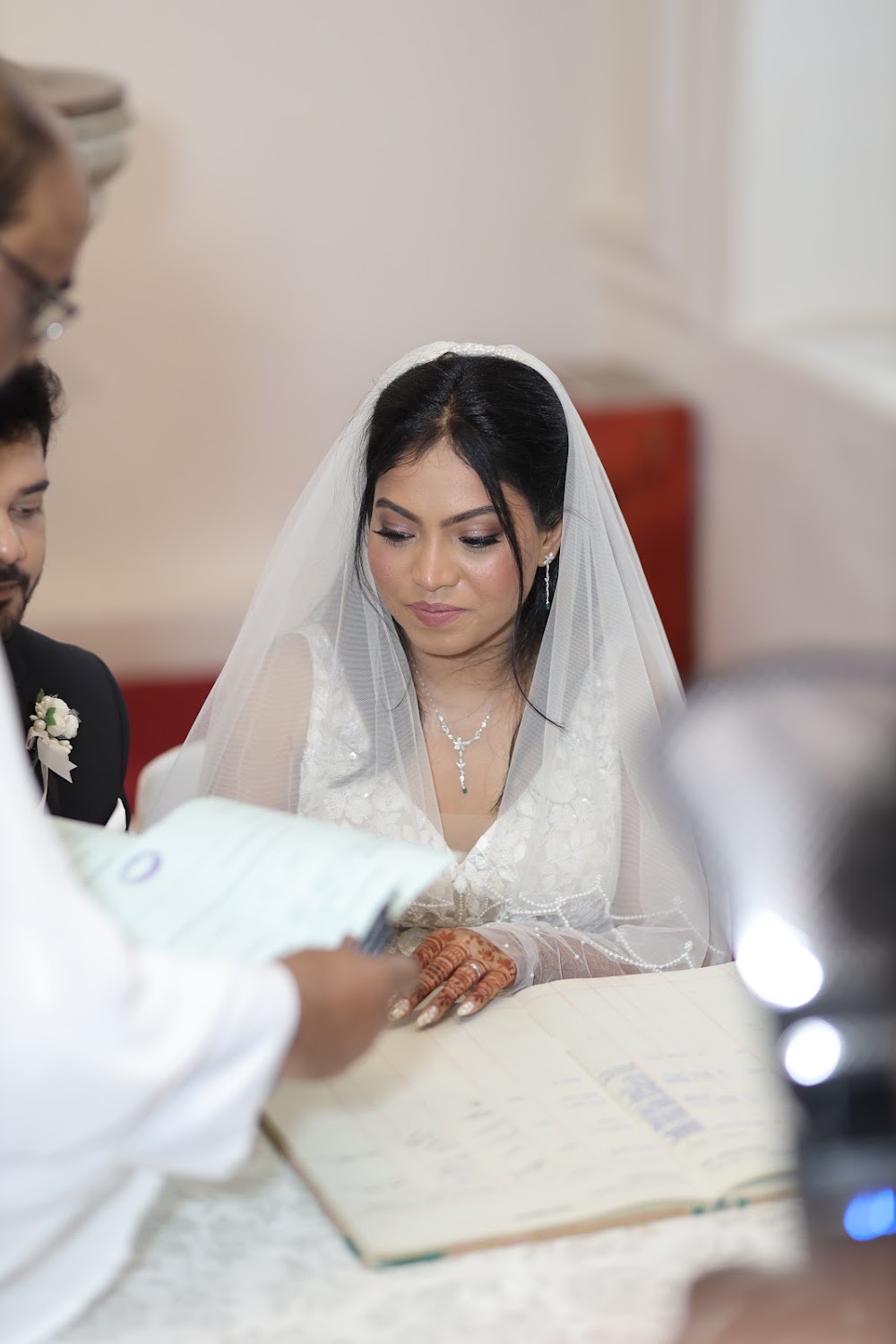 Nippy Oberoi Bridal Makeup Artist And Educator — Bridal Makeup Artist in Marathahalli, Bangalore